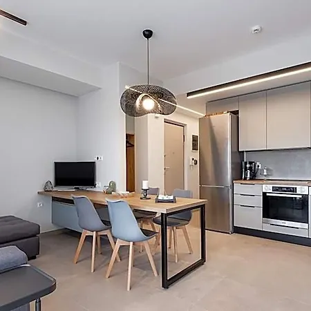 Cozy In Kalamaria, Hotell 4*