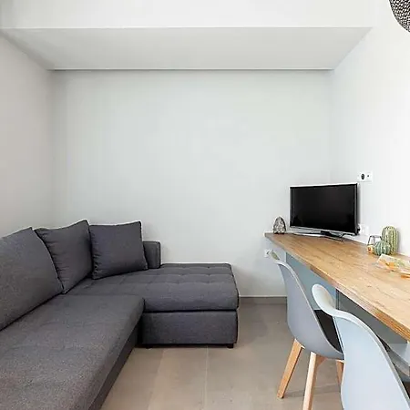 Cozy In Kalamaria, Hotell 4*