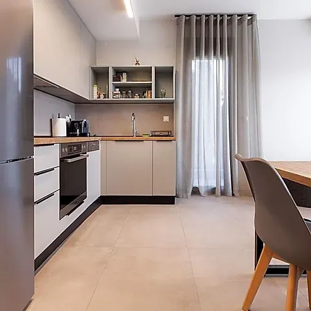 Cozy In Kalamaria, Hotel 4*