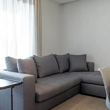 Cozy In Kalamaria, Hotell