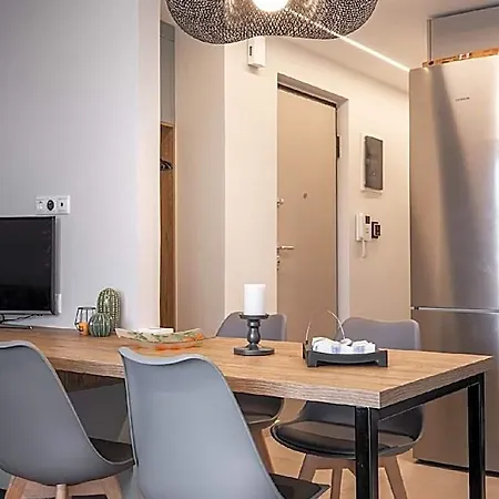 Cozy In Kalamaria, Hotel 4*