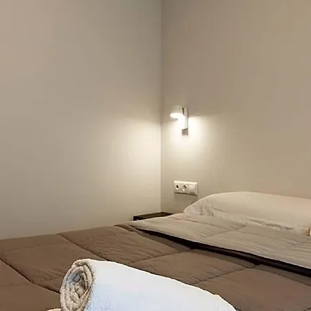 Cozy In Kalamaria, Hotel